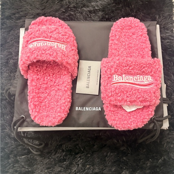 Balenciaga Pink Textured Slides - Picture 3 of 4